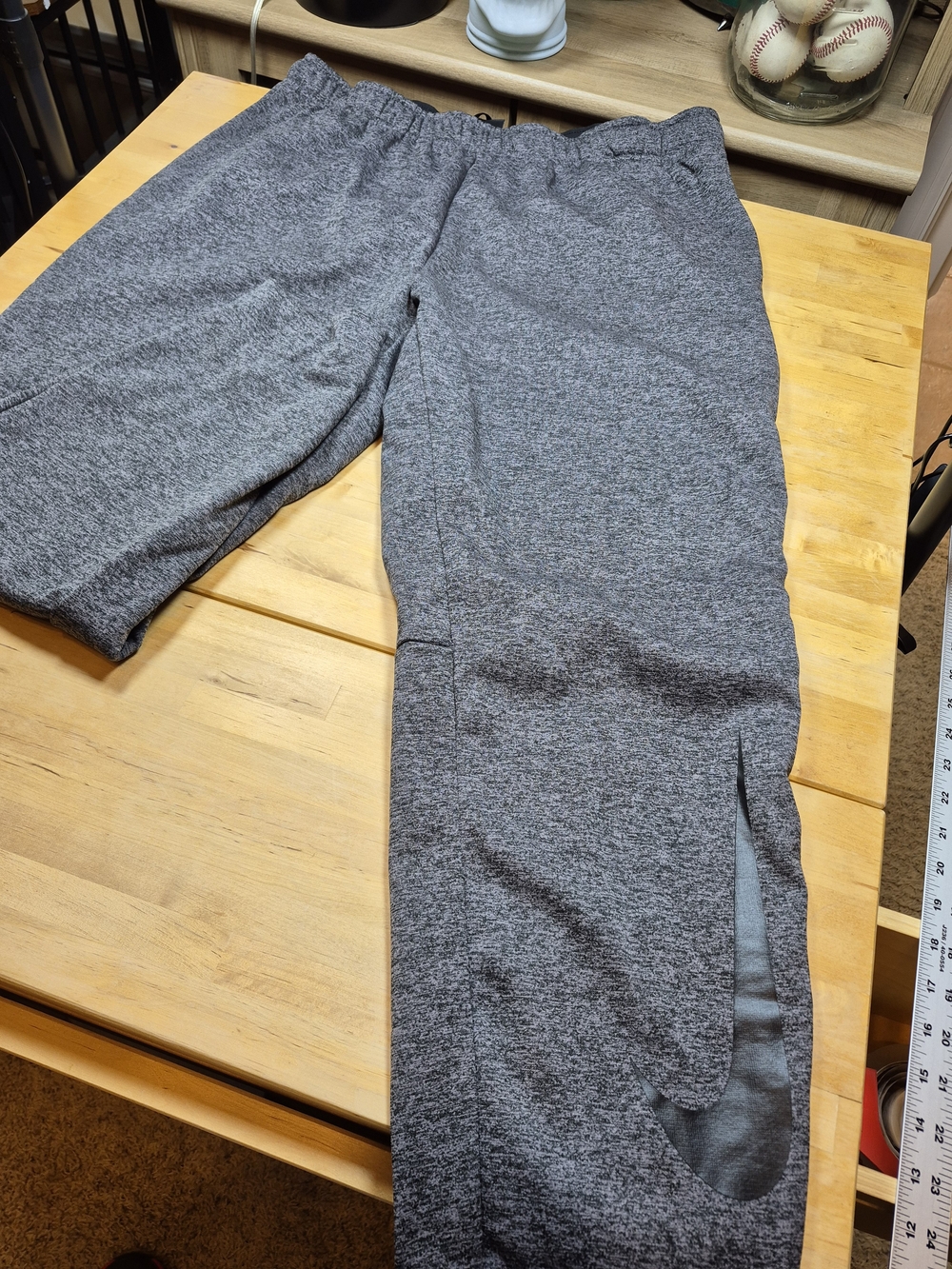 Nike Men's Heather Gray Jogger Sweatpants with Side Swoosh